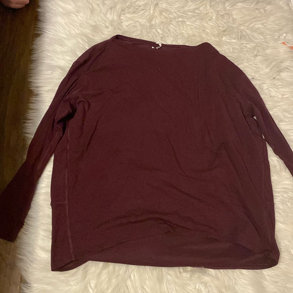 maroon long sleeved lulu lemon shirt
